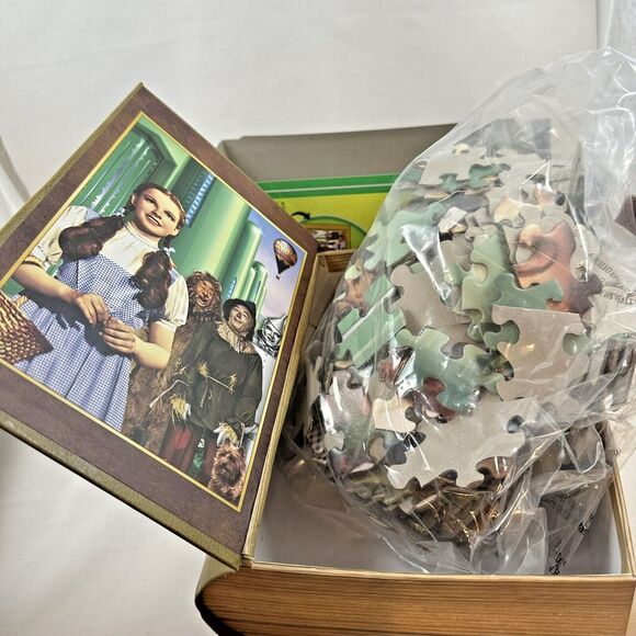 Wizard of Oz Puzzle 300 Pc Jigsaw Puzzle in Book Shape 75th Anniversary NEW - Picture 5 of 5